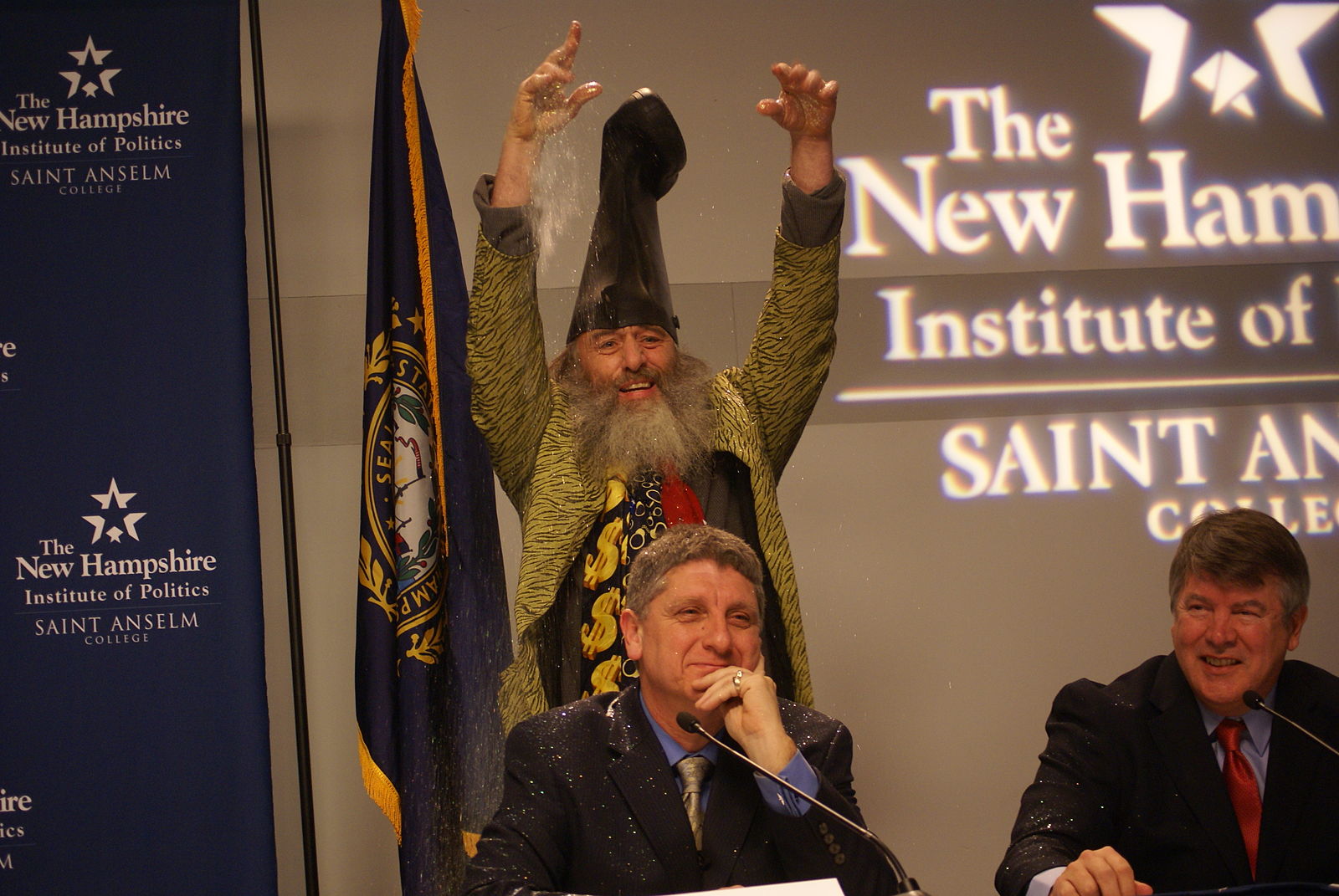 File:Vermin Supreme glitterbombs Randall Terry (cropped).jpg